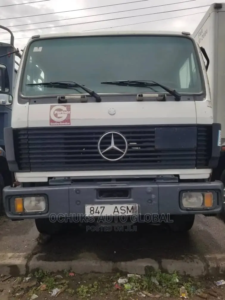 M/Benz Truck Pick Up Van 1717 Model