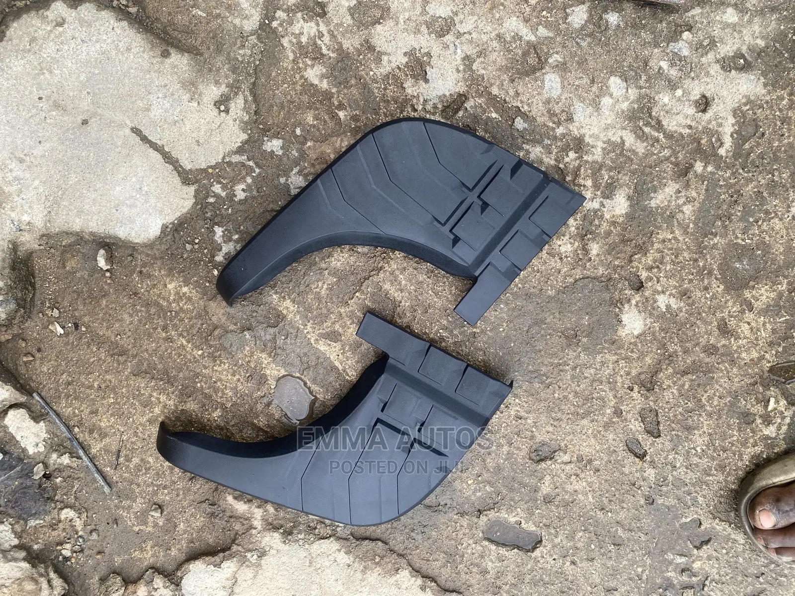Back Bumper Heads Tundra 2018-2022 Available