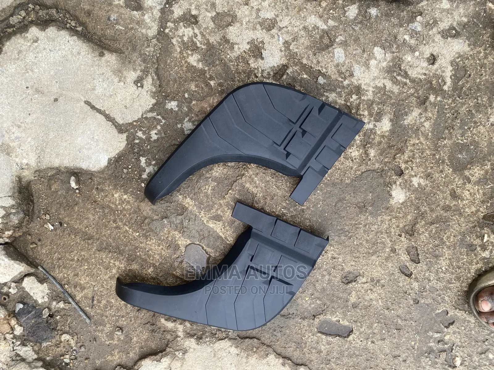 Back Bumper Heads Tundra 2018-2022 Available