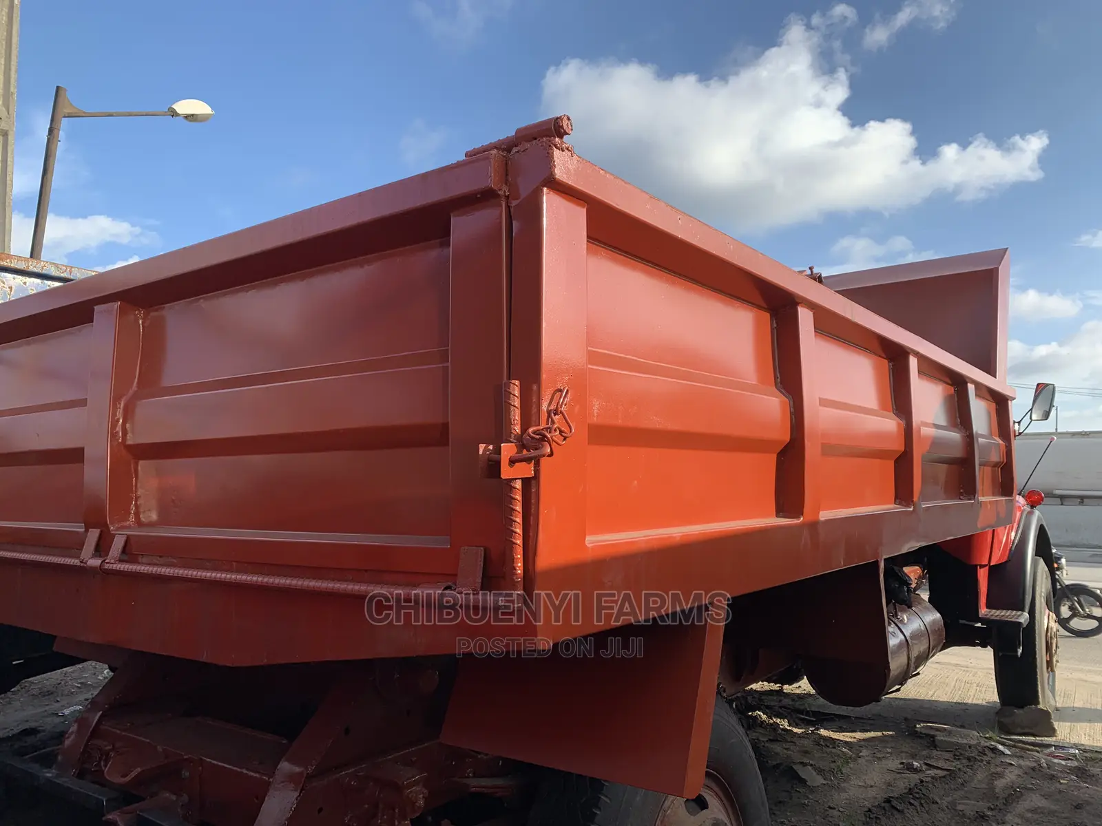 Mercedes 911 Tipper