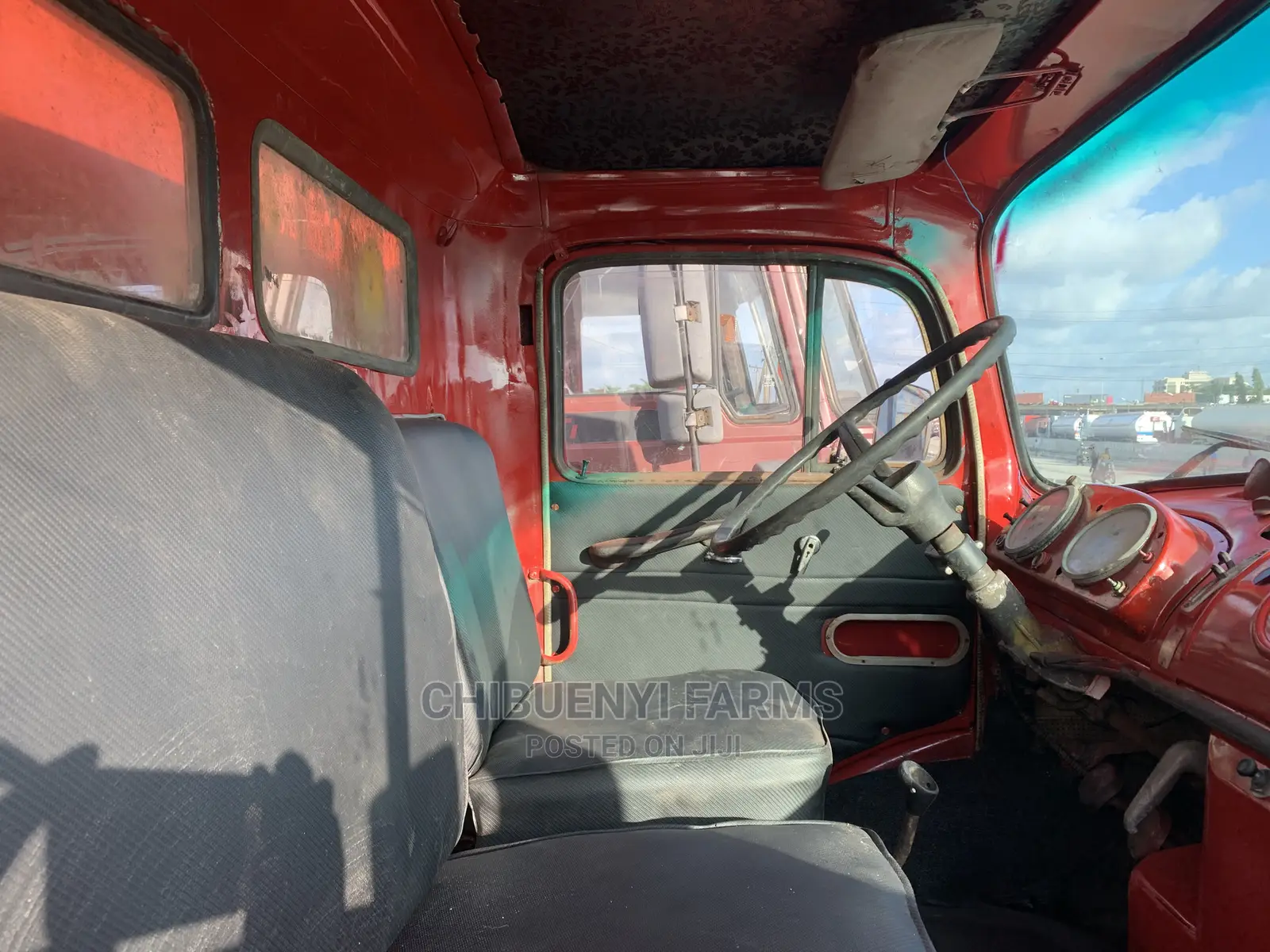 Mercedes 911 Tipper