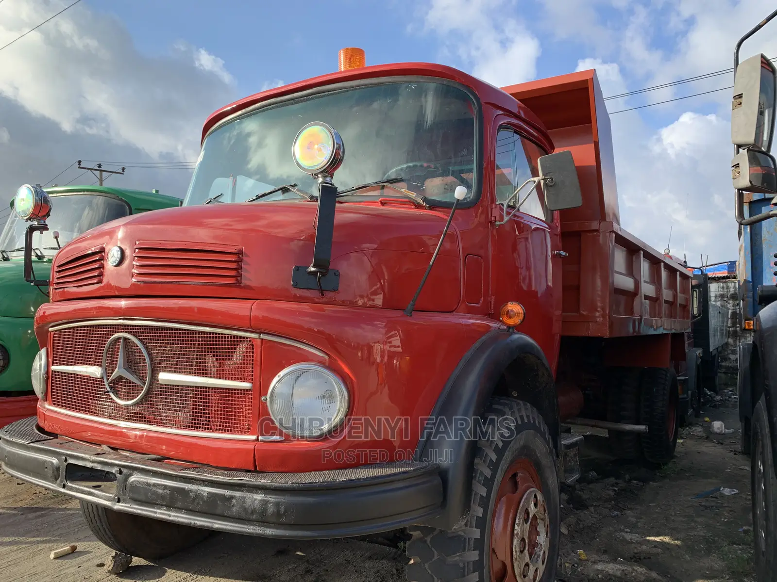 Mercedes 911 Tipper