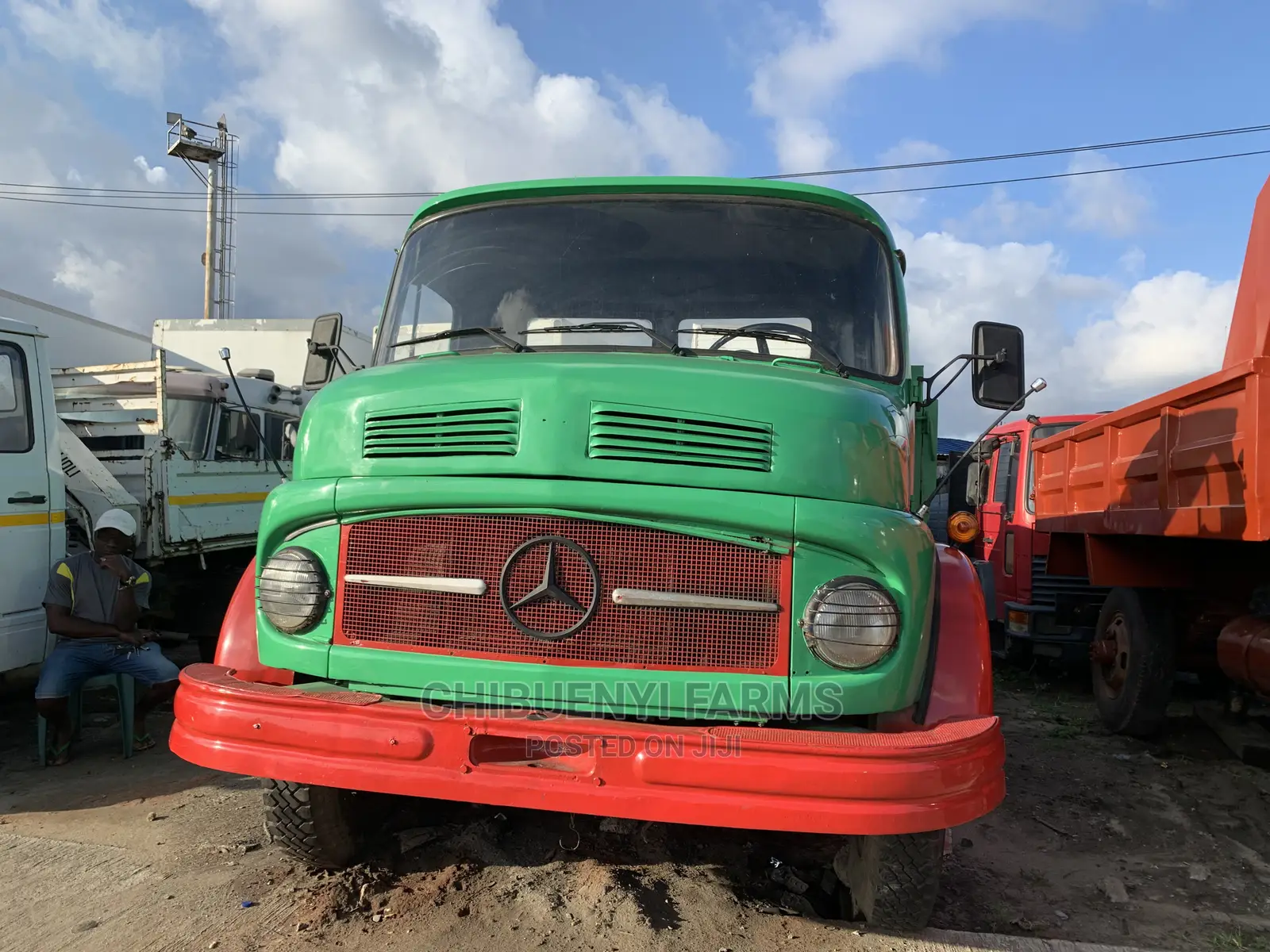 Mercedes 911 Tipper With Auxiliary