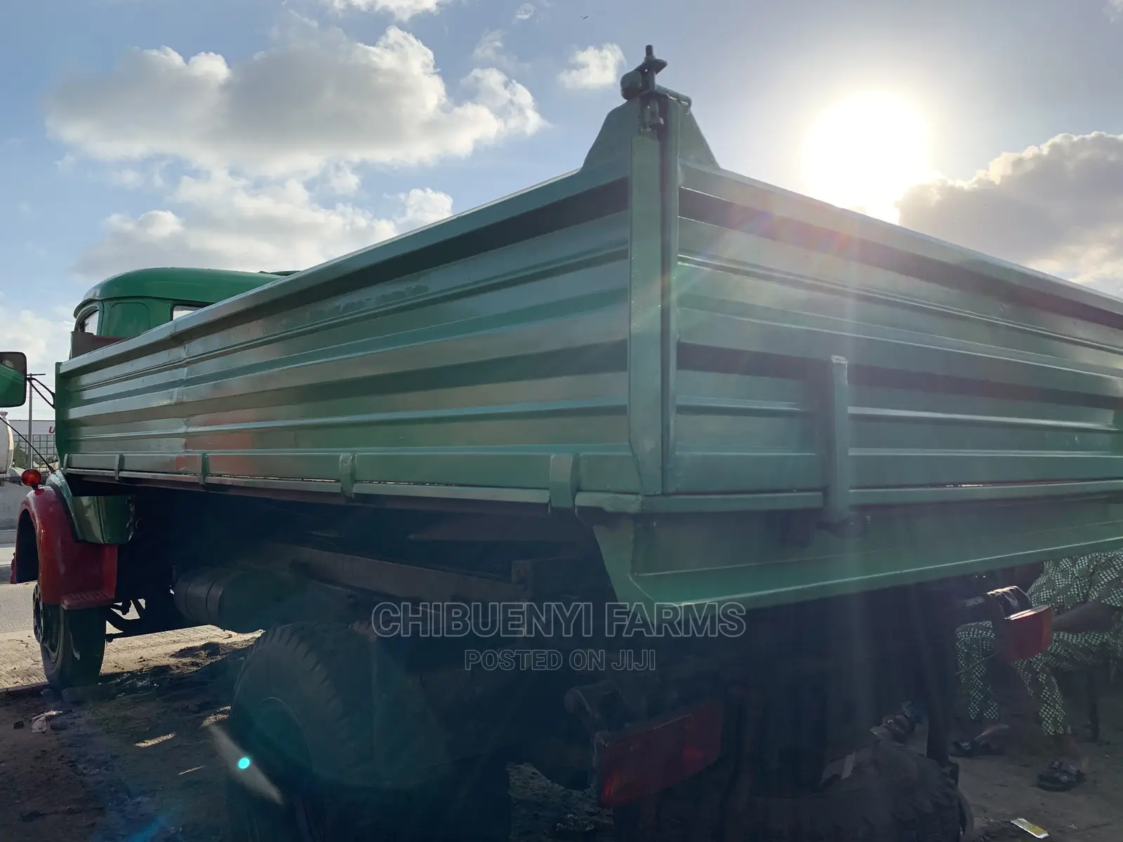 Mercedes 911 Tipper With Auxiliary