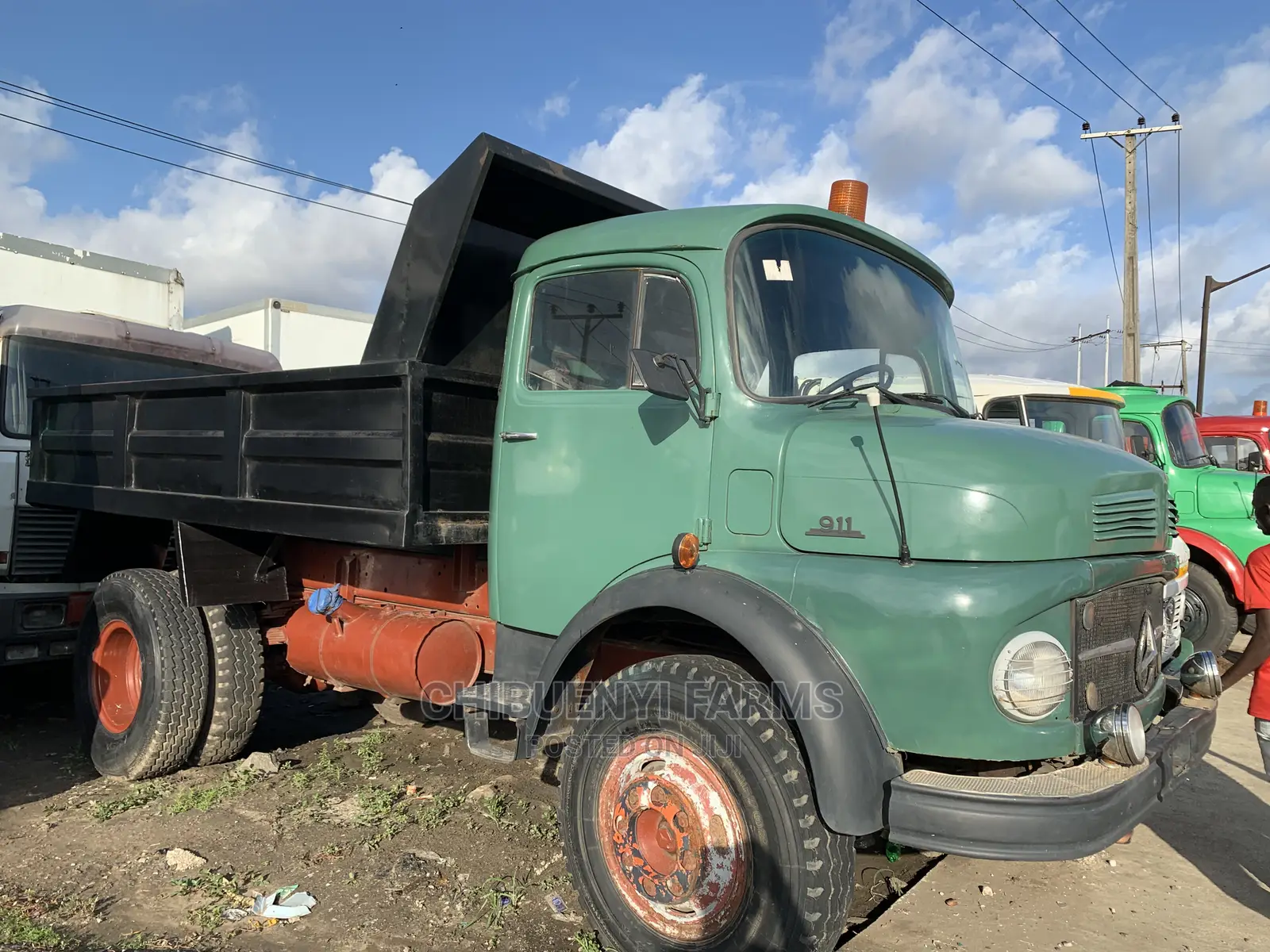Mercedes 911 Tipper Auxiliary, 15tons/6 Tyres,