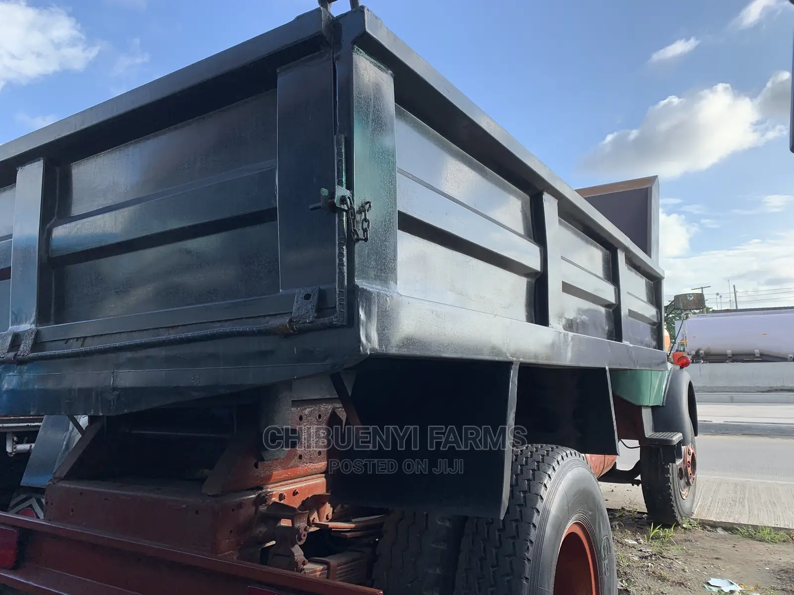 Mercedes 911 Tipper Auxiliary, 15tons/6 Tyres,