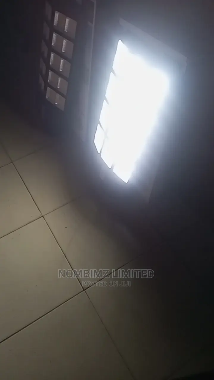 New Upgrade 1200w All in One SOKO SOLAR Street Light