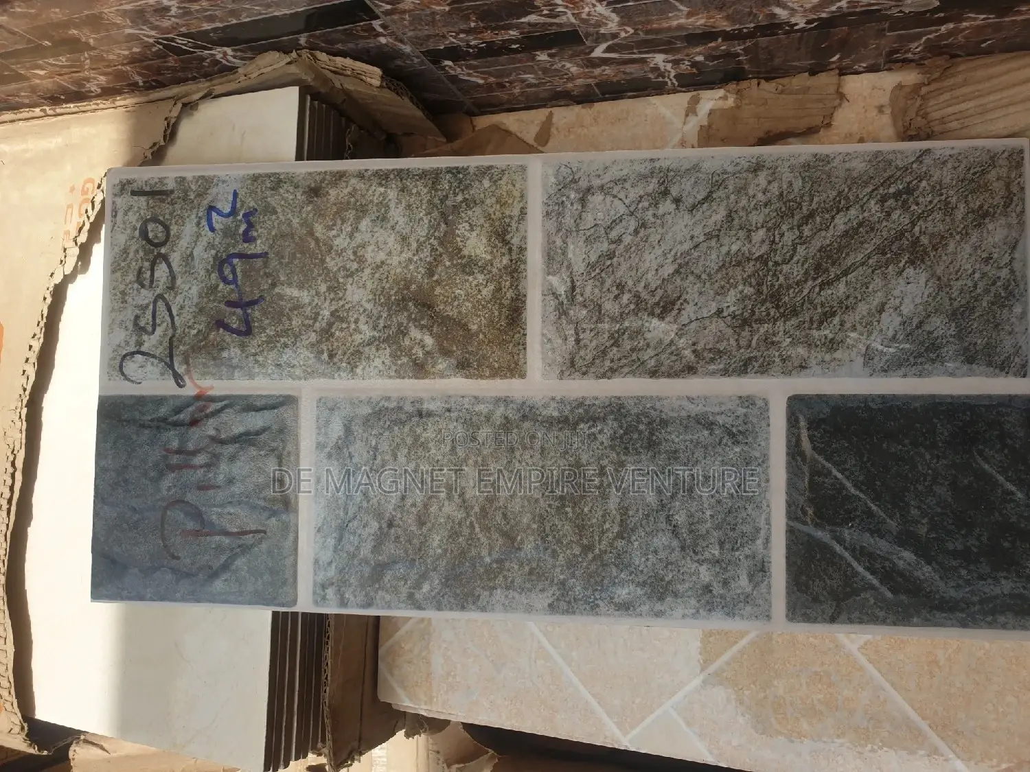 Crack Tiles for Walls