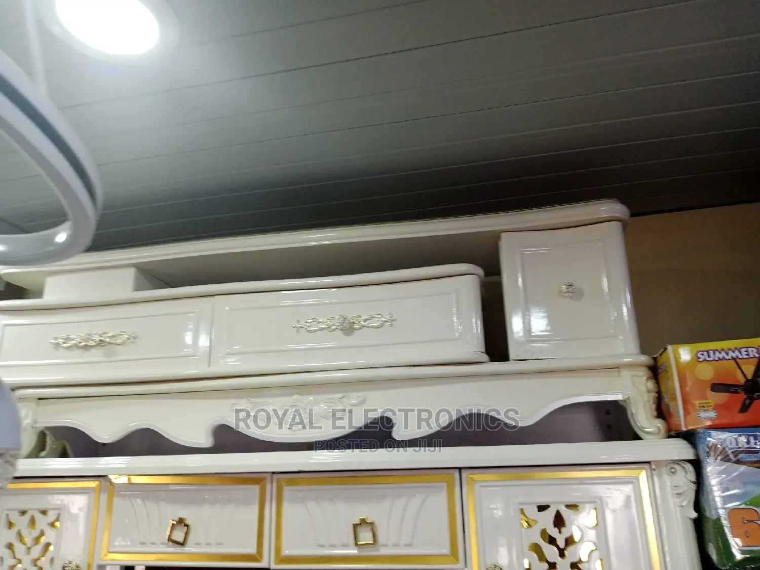 Top Quality Royal TV Stand With Drawer