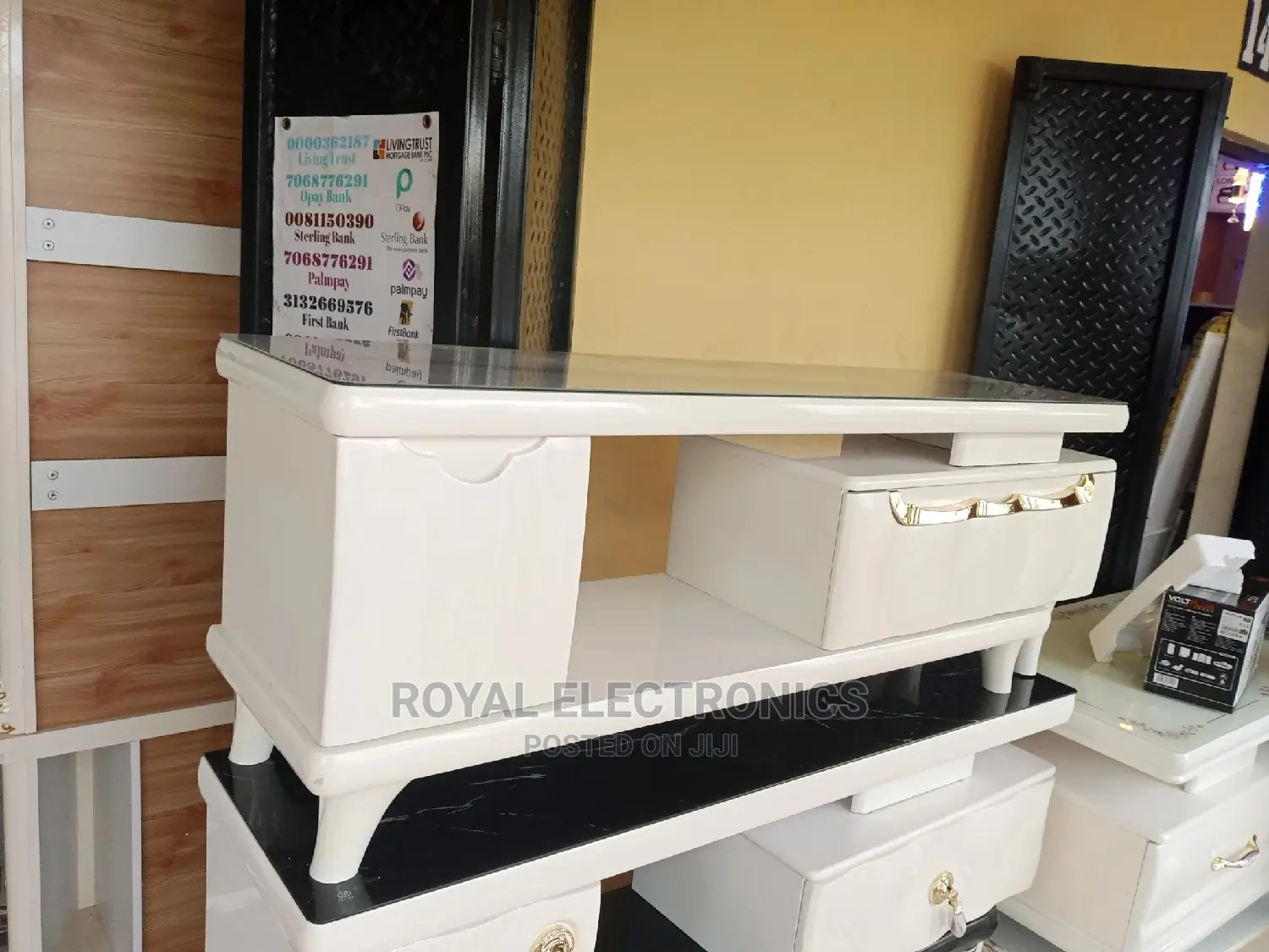 Unique Design Modern Tv Stand With Drawers
