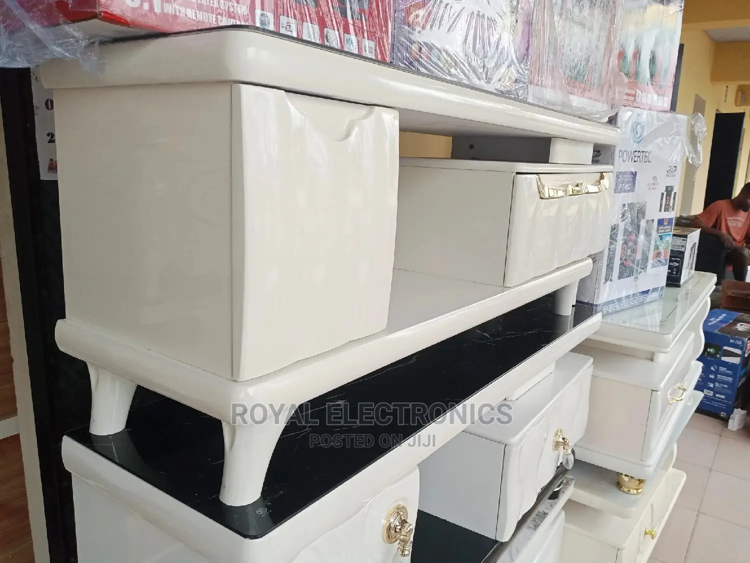 Best Quality Modern TV Stand With Drawers