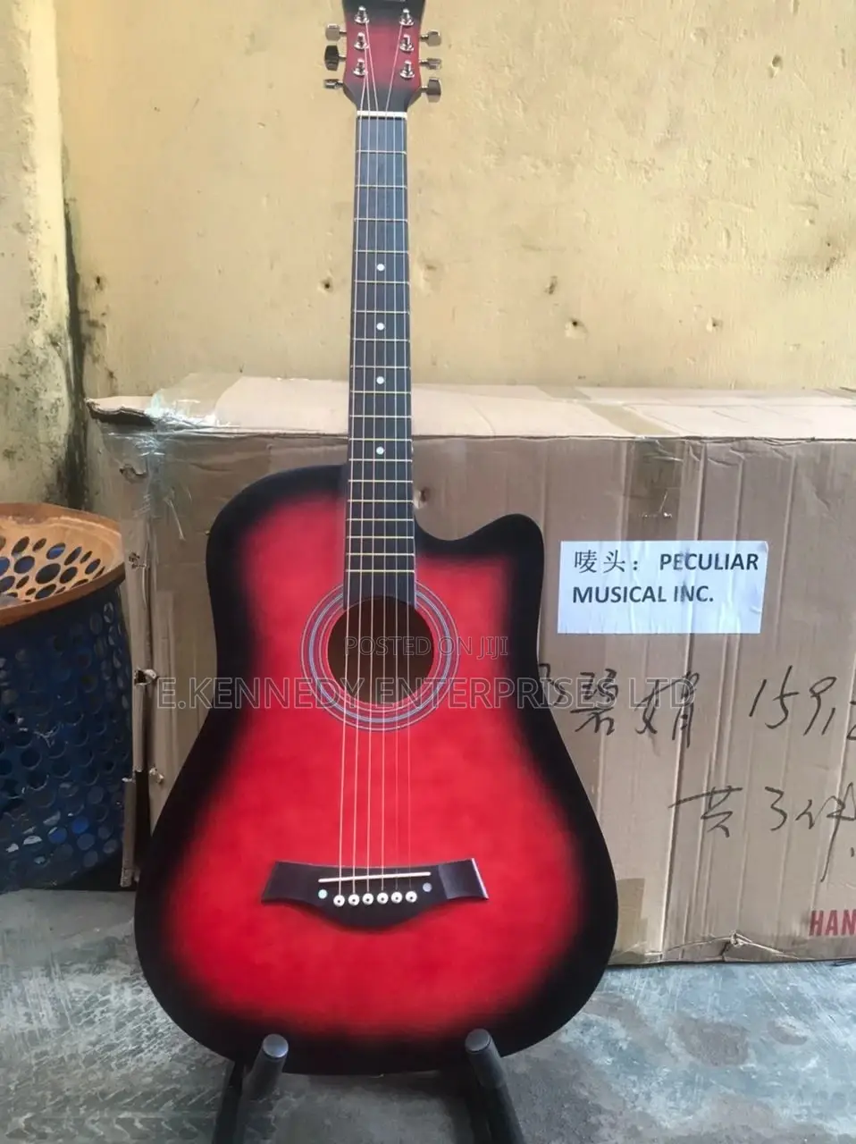 Professional Yamaha Acoustic Guitar With Bag and Belt