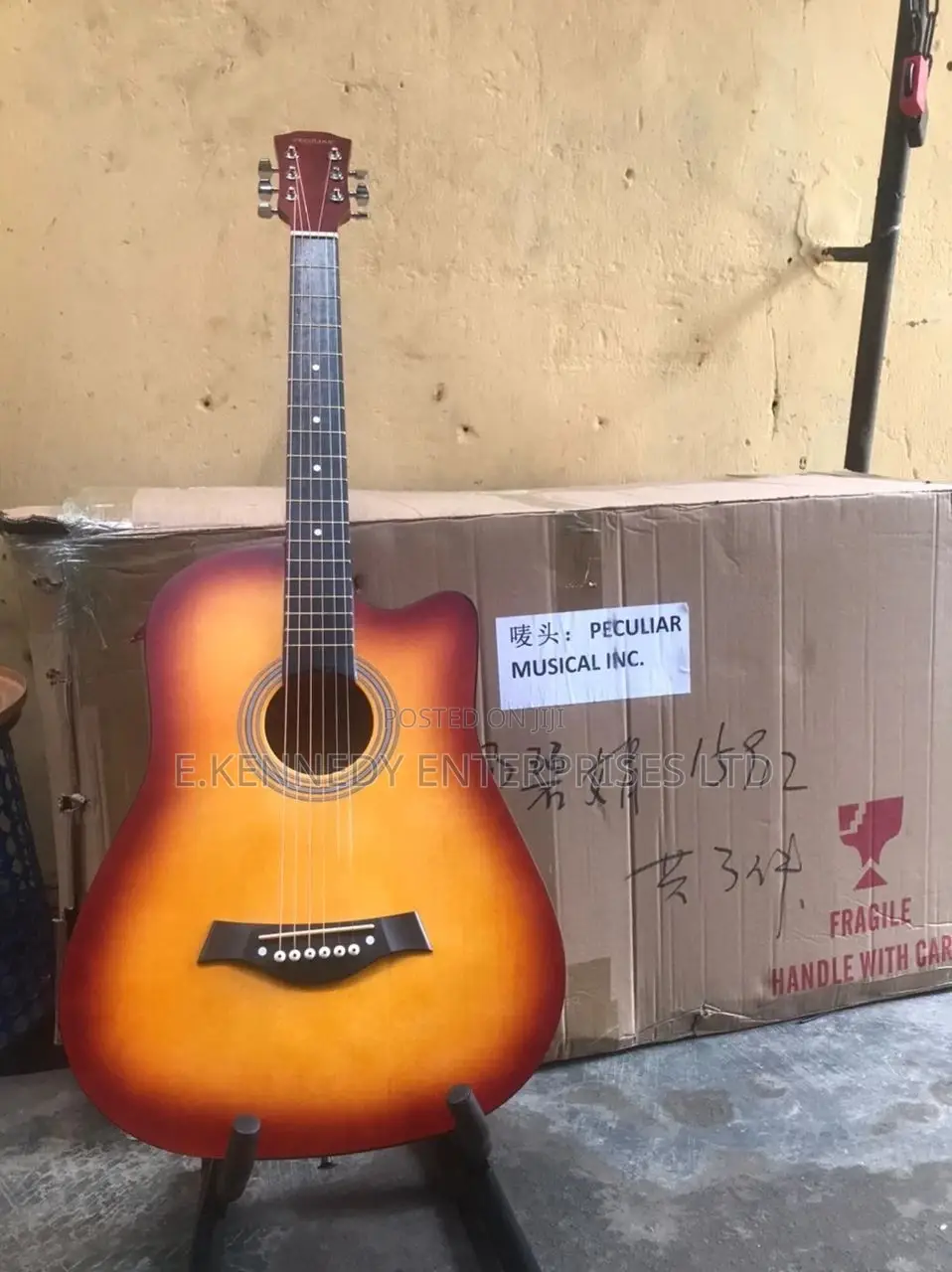 Professional Yamaha Acoustic Guitar With Bag and Belt