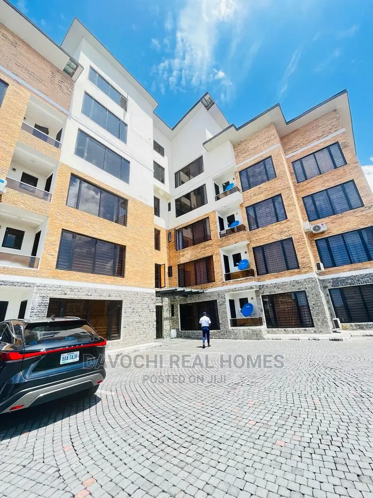 4bdrm Penthouse in Lekki Phase One for rent