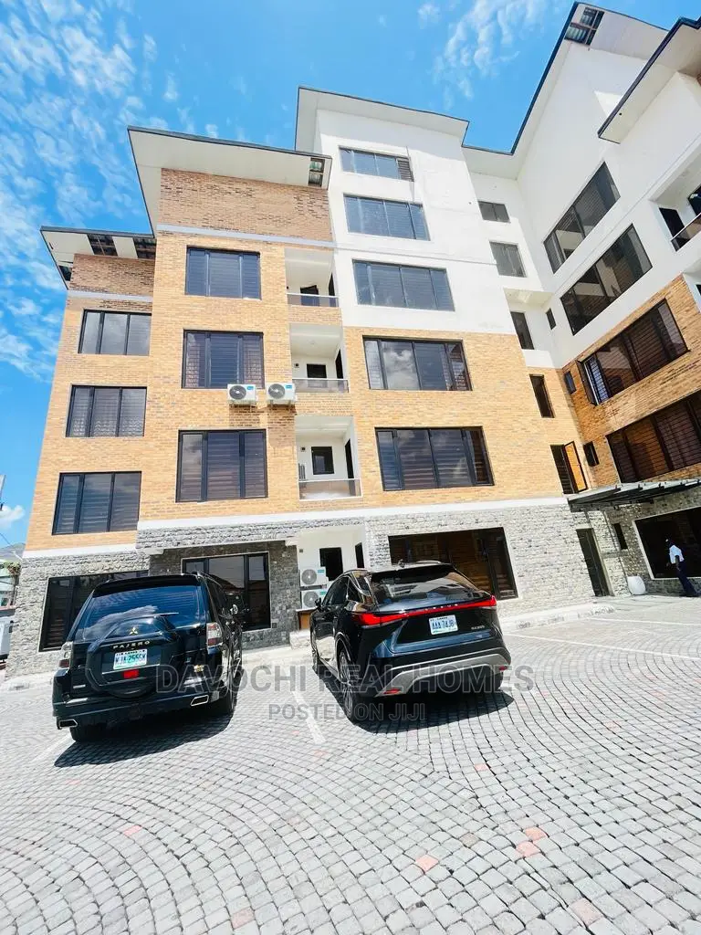 4bdrm Penthouse in Lekki Phase One for rent