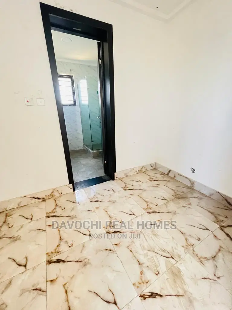 4bdrm Penthouse in Lekki Phase One for rent