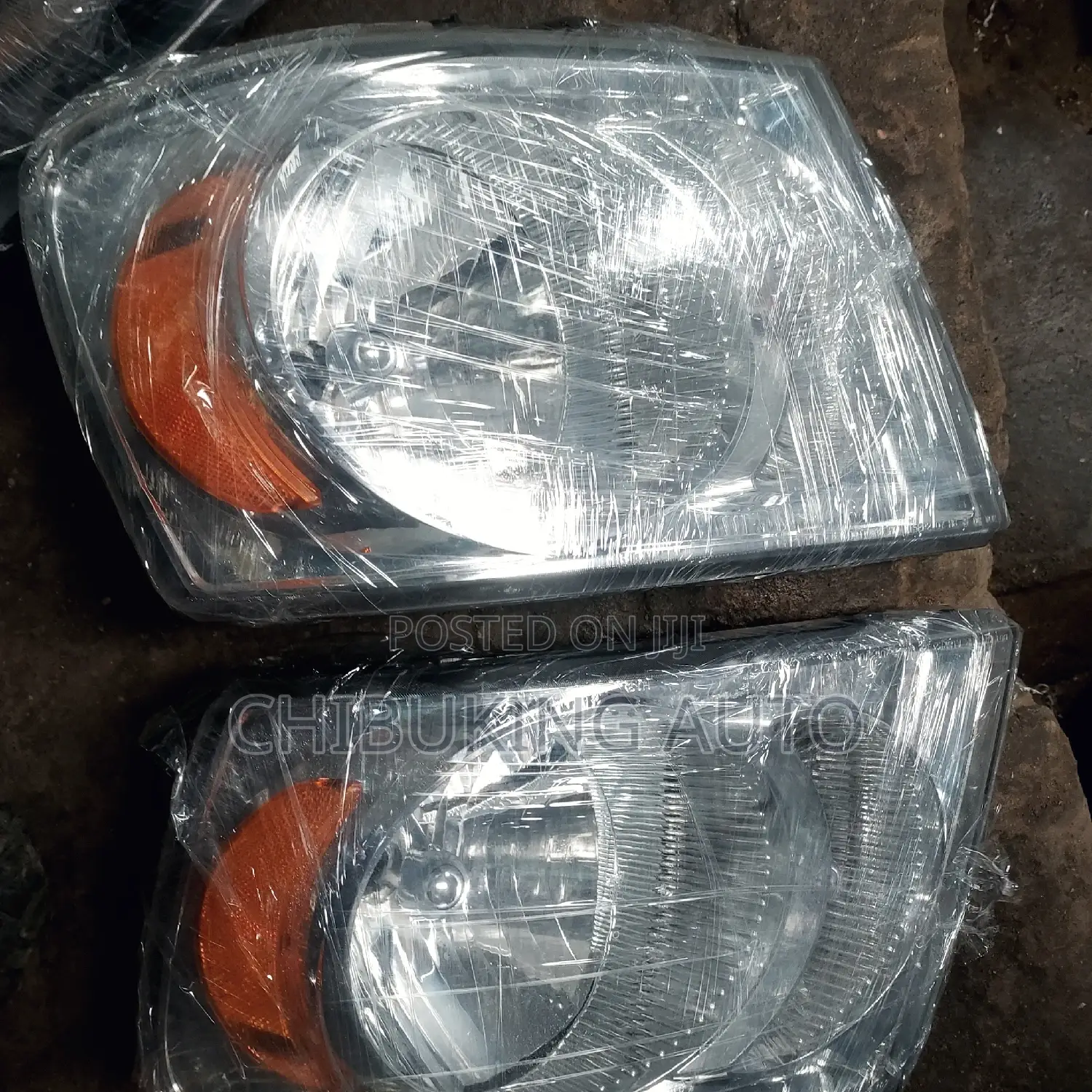 Headlight Chrysler Aspen 2012