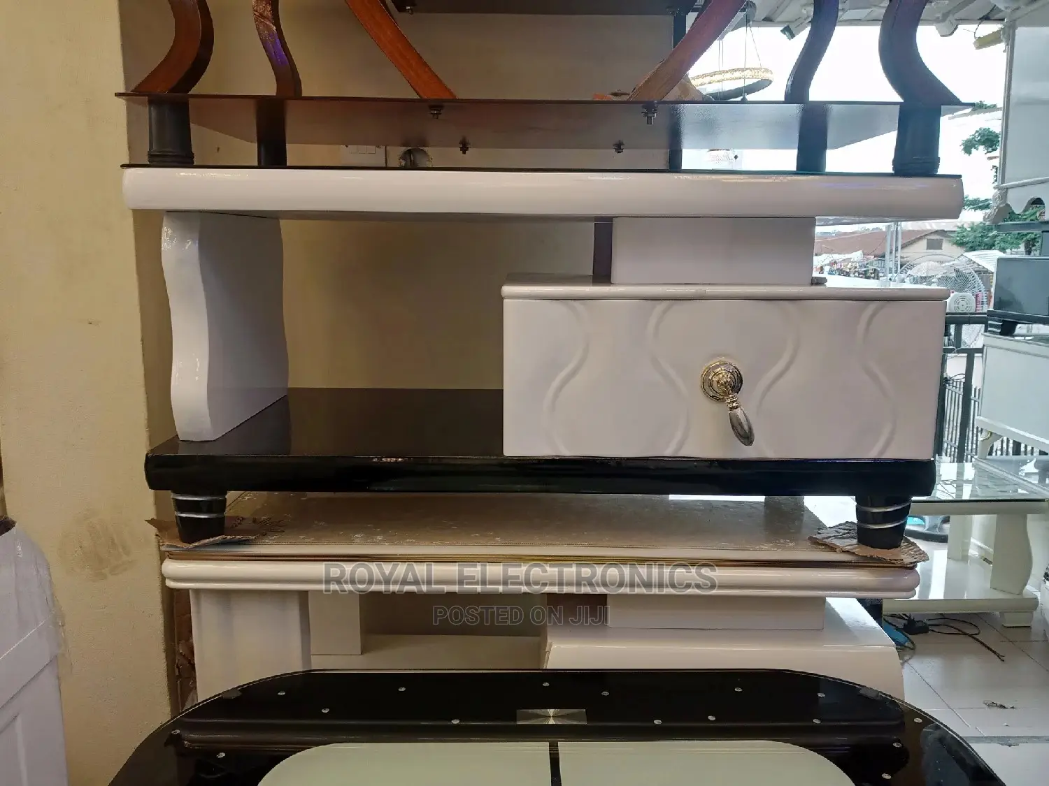Stylish Design Imported Center Table With Drawer
