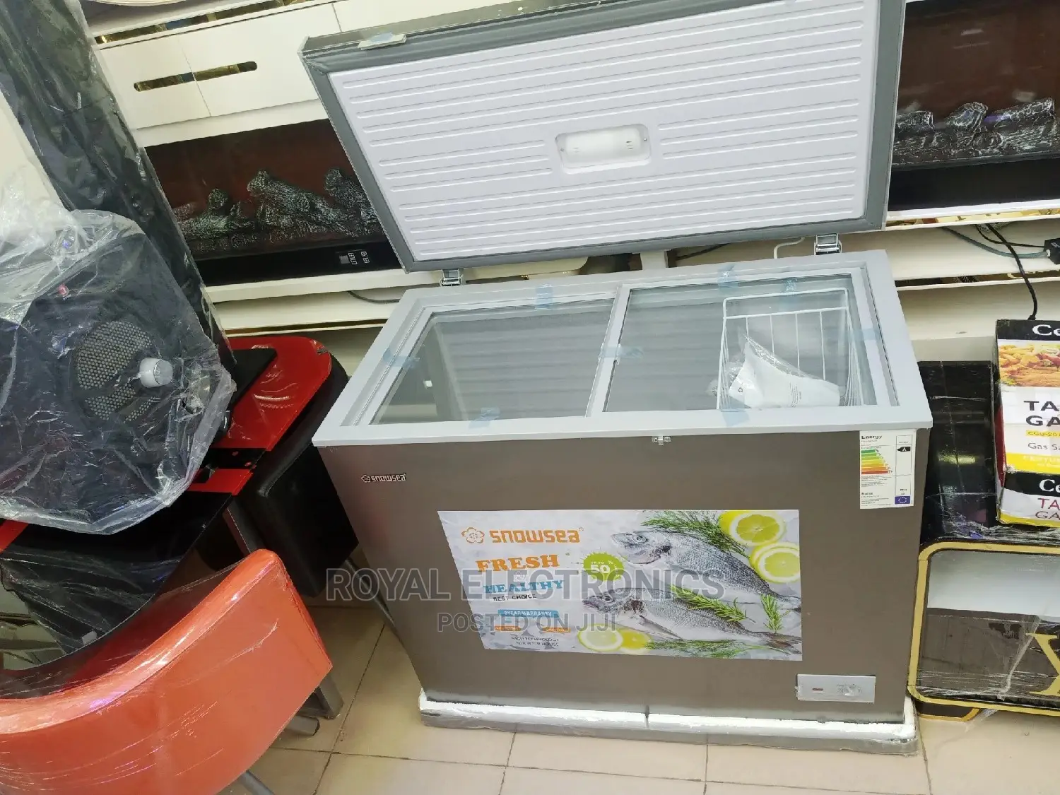Anti Rust Chest Freezer With Glass Cover