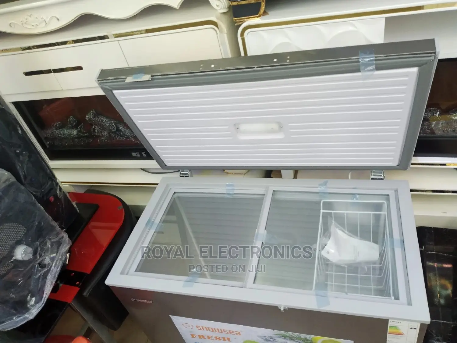 Brand New Anti Rust Chest Freezer With Glass Cover
