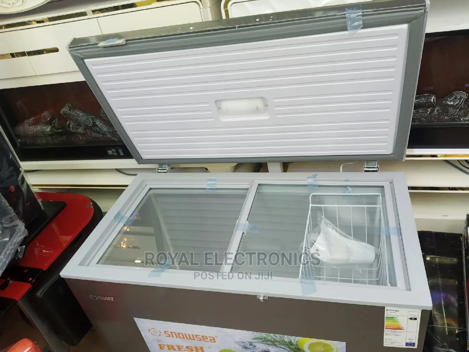 Very New Anti Rust Chest Freezer With Glass Cover