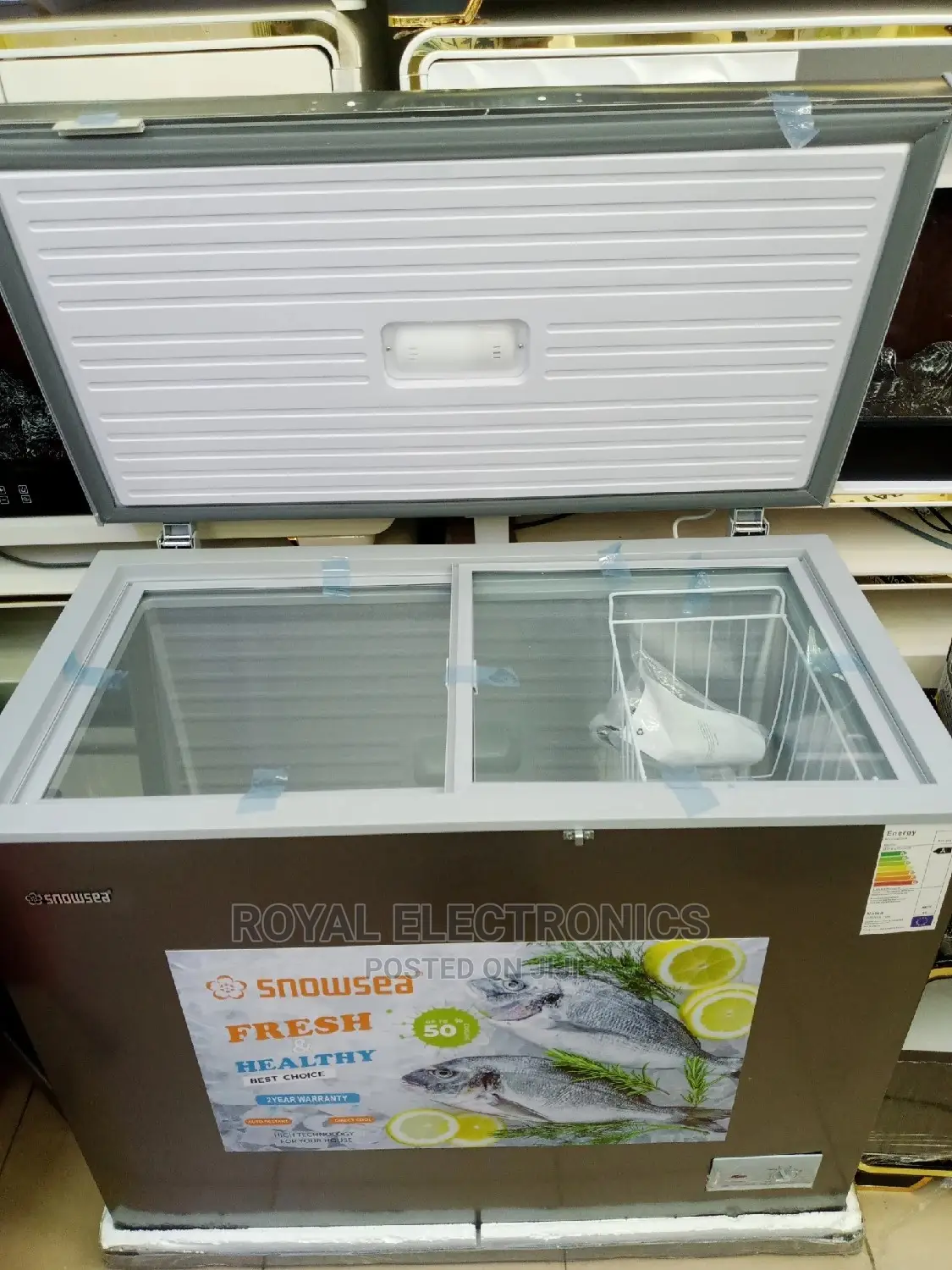 Classic Anti Rust Chest Freezer With Glass Cover