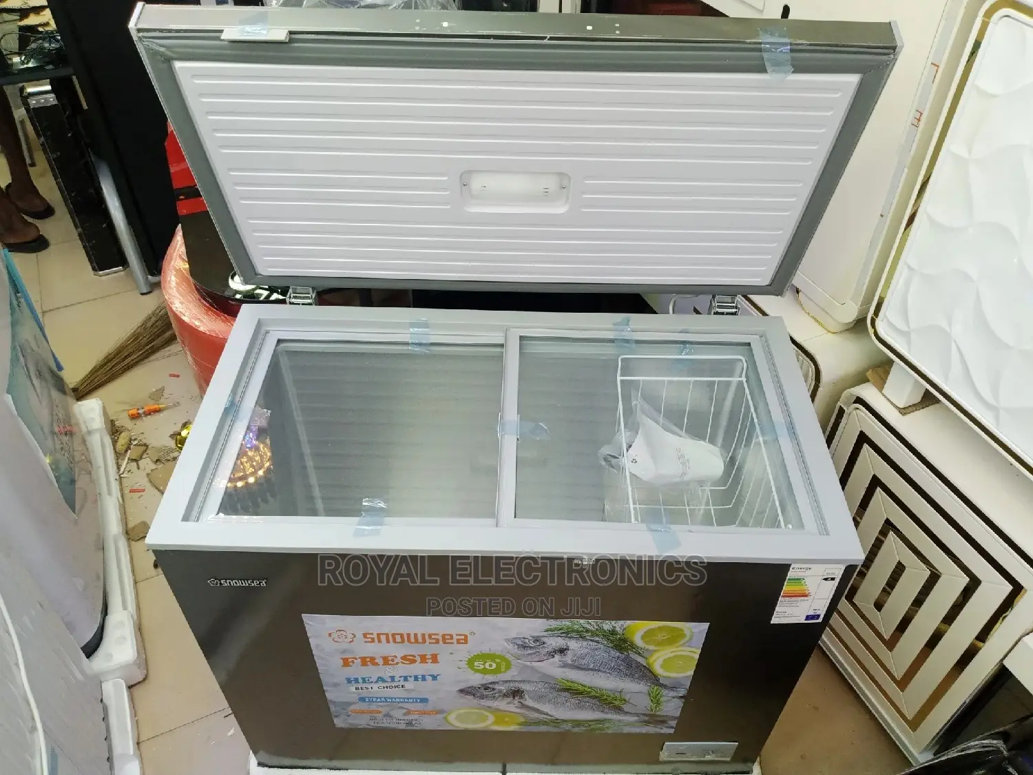 Top Class Anti Rust Chest Freezer With Glass Cover