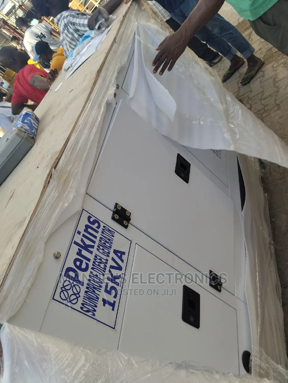Brand New Perkins Diesel Soundproof Generator100%Copp(15kva)