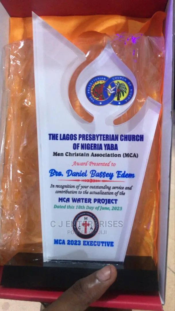 Acrylic Award Plaque U07