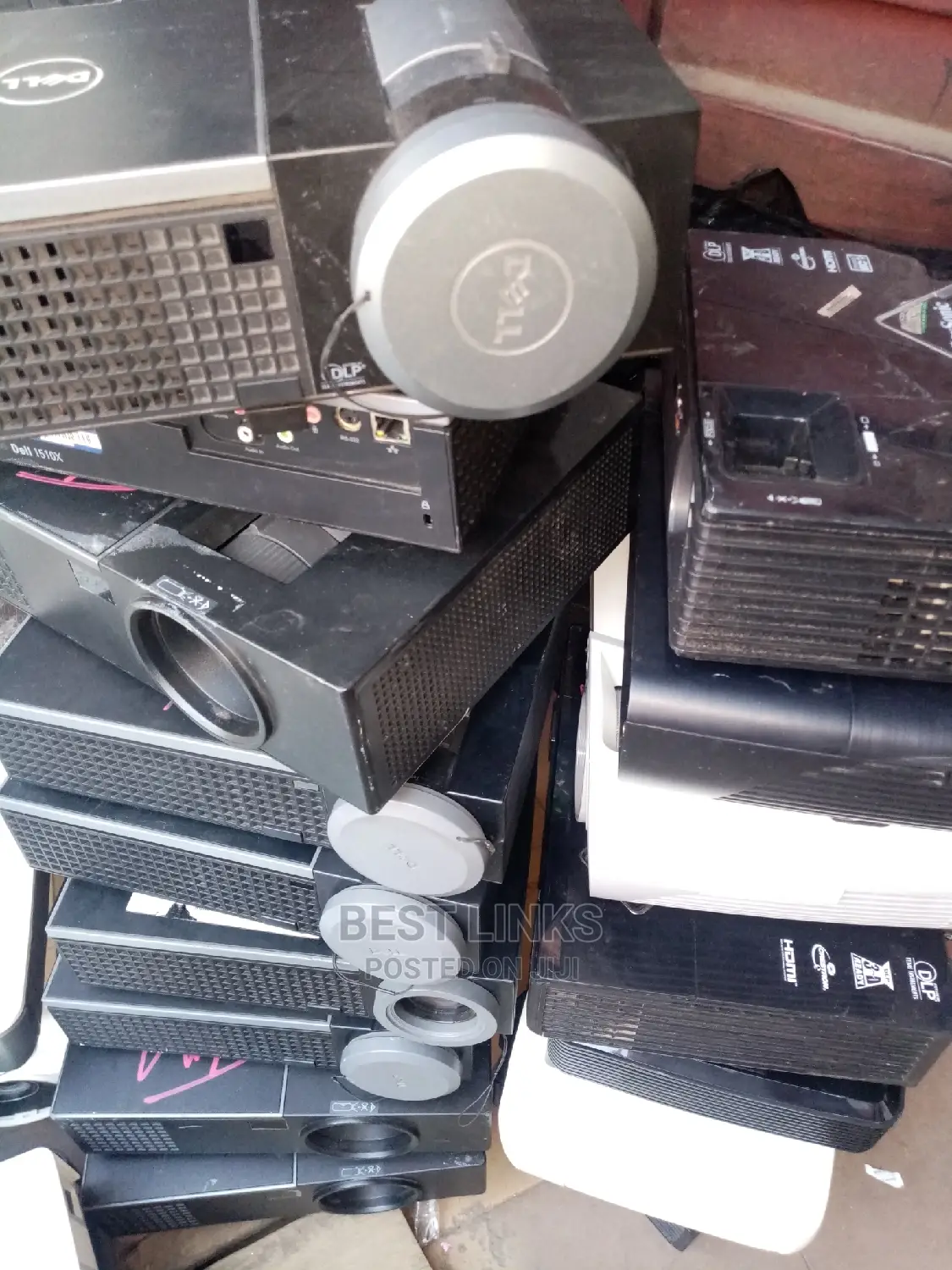 Dell Projector 3500 Lumens Available