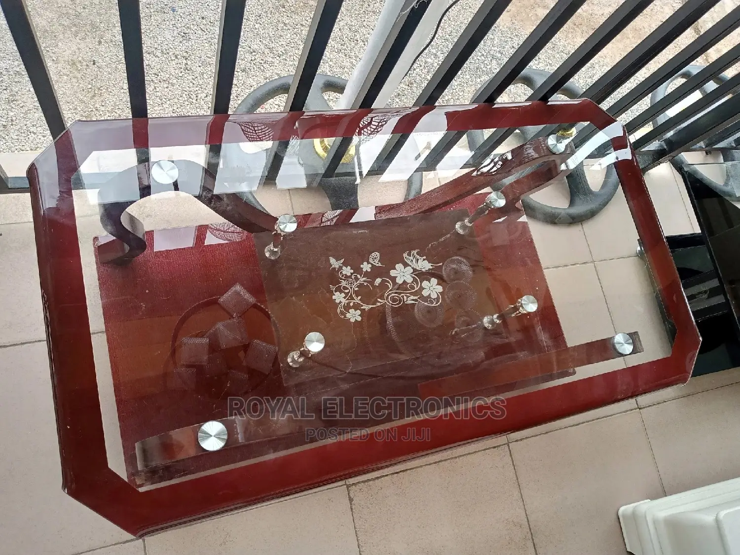 World Class Standard Tempered Glass Center Table