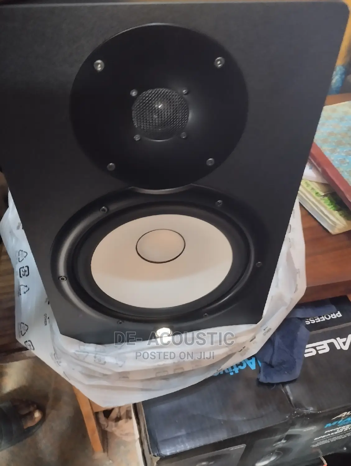 Hs8 Yamaha Powered Studio Monitor