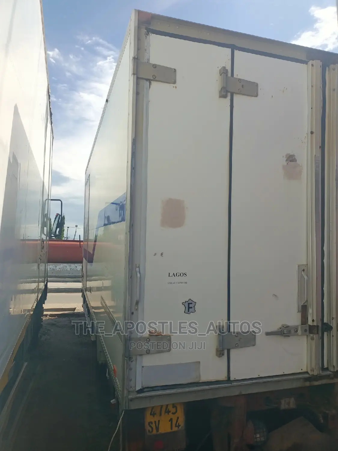Mercedes Benz Refrigerator Truck