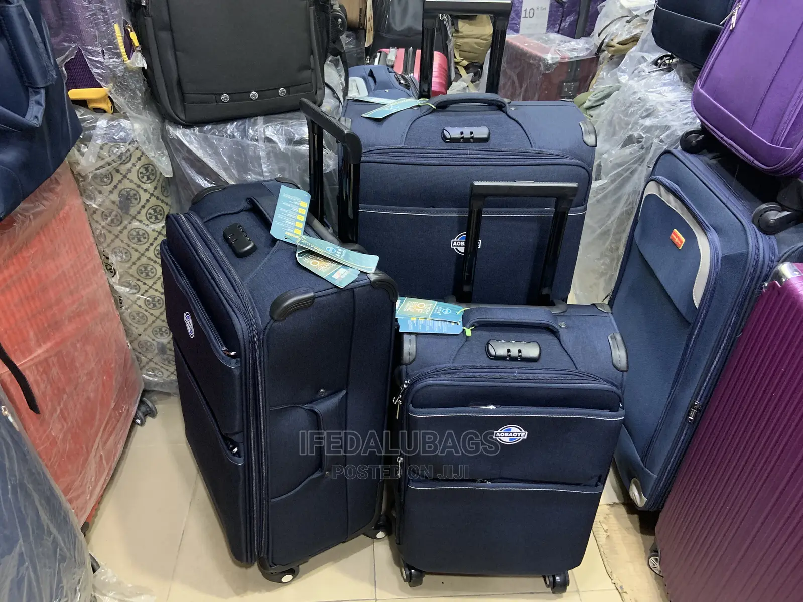 High Quality Light Weight Imported Traveling Luggage