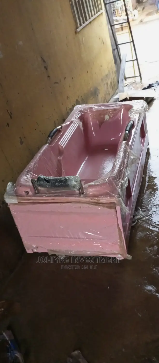 High Quality Executive Fiber Bathtub