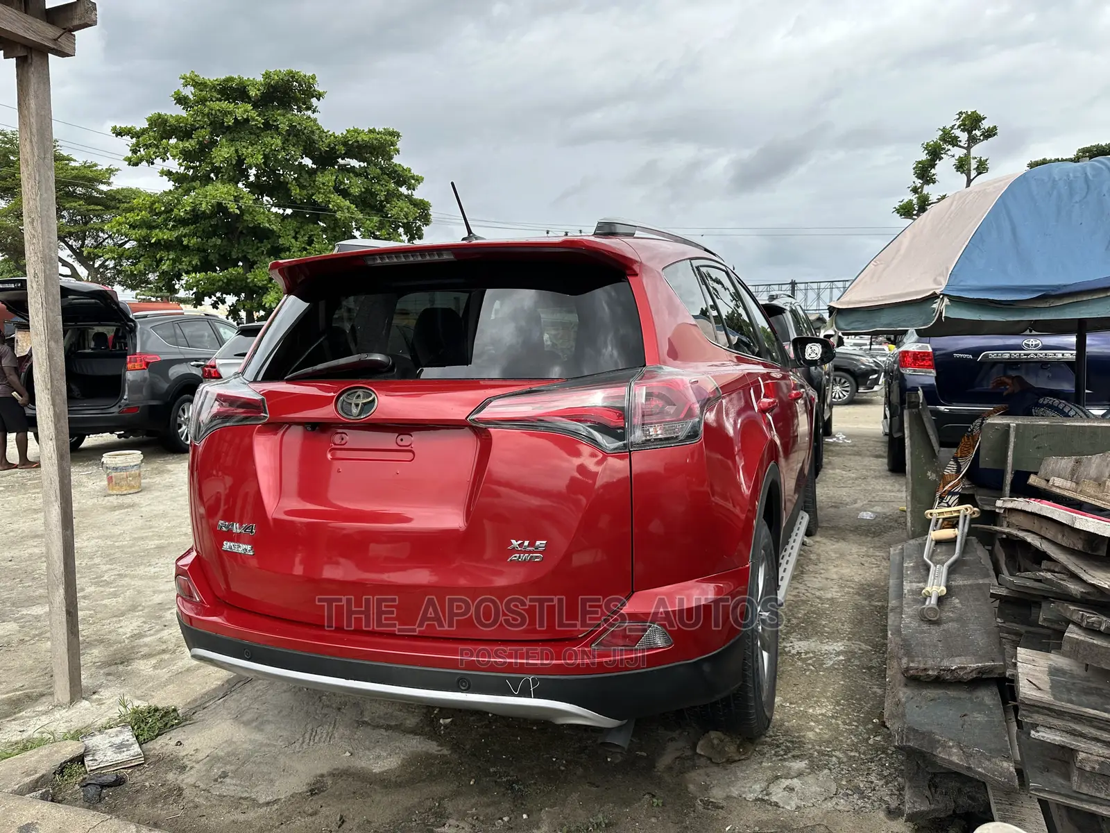 Toyota RAV4 XLE AWD (2.5L 4cyl 6A) 2016 Red