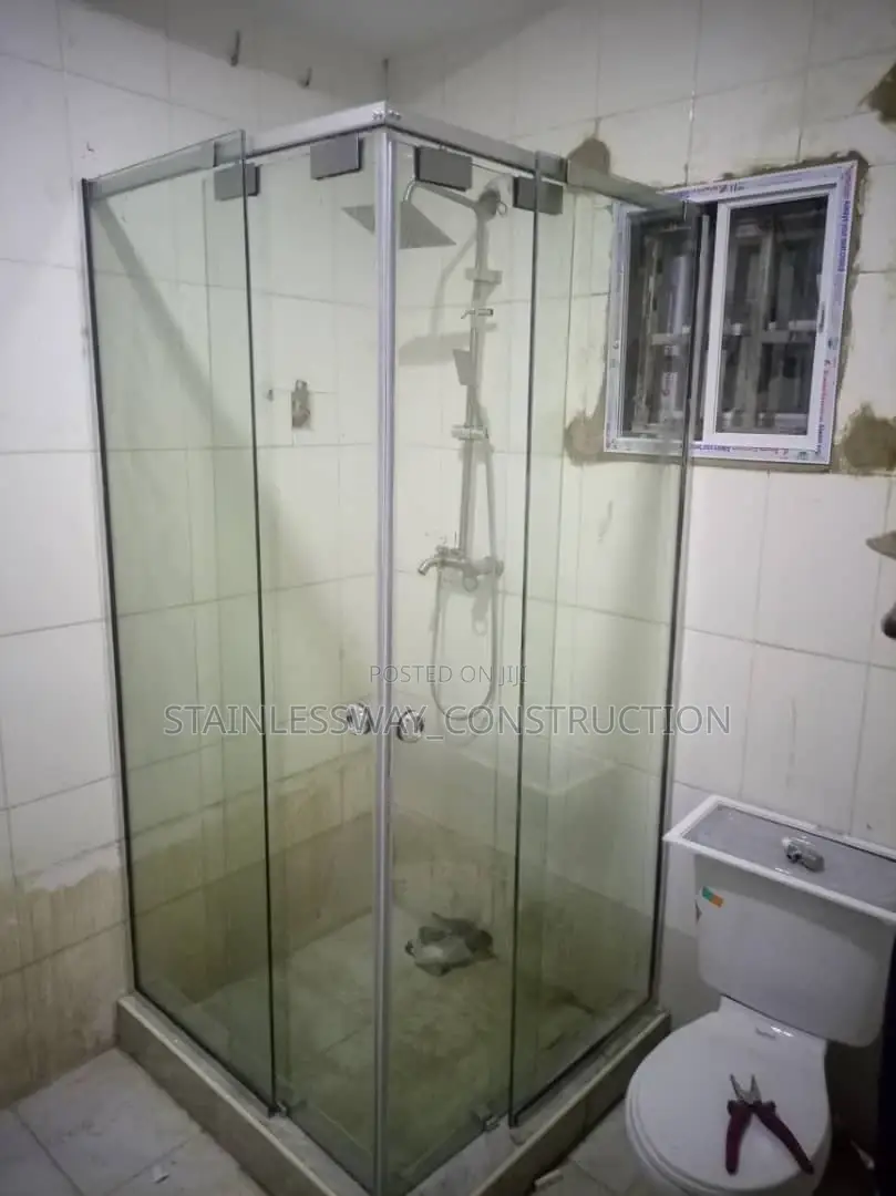 Shower Cubicle Glass Work With Black Accessories