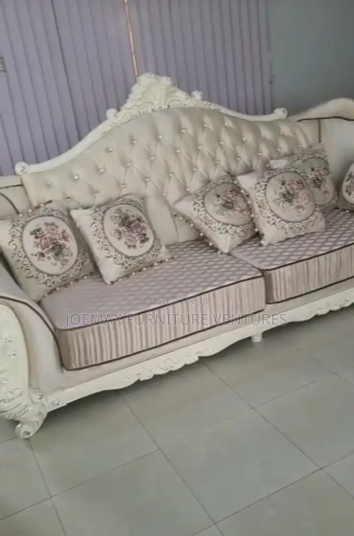 Elegant 7 Seater Living Room Fabric Made Royal Sofa Chair.