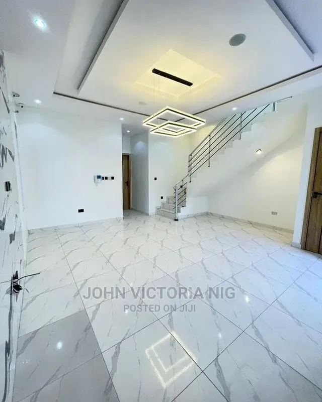 5bdrm Duplex in Ikota, Lekki for sale