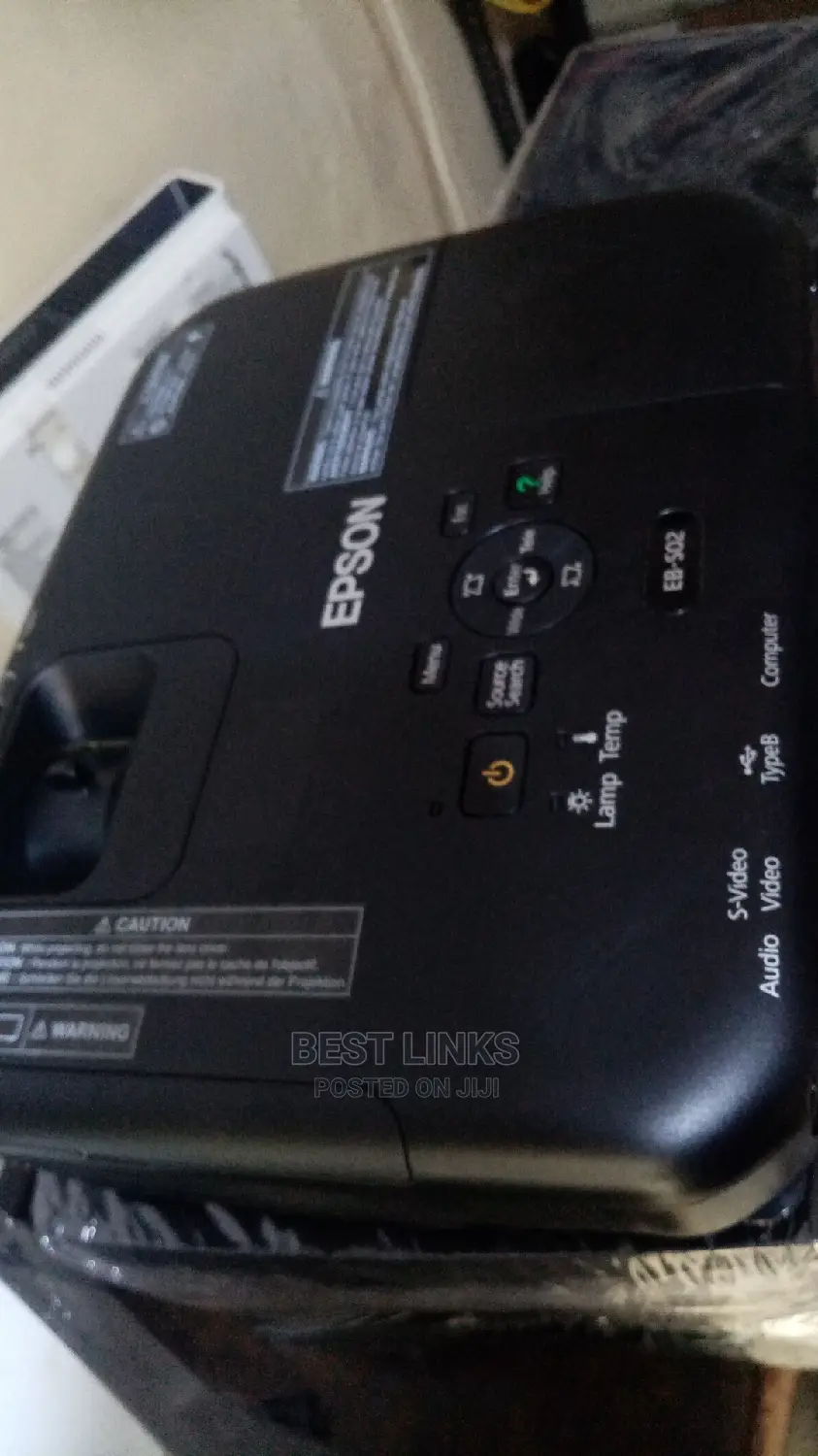 Epson Projector With Hdmi and Vga Ports 3500 Lumens