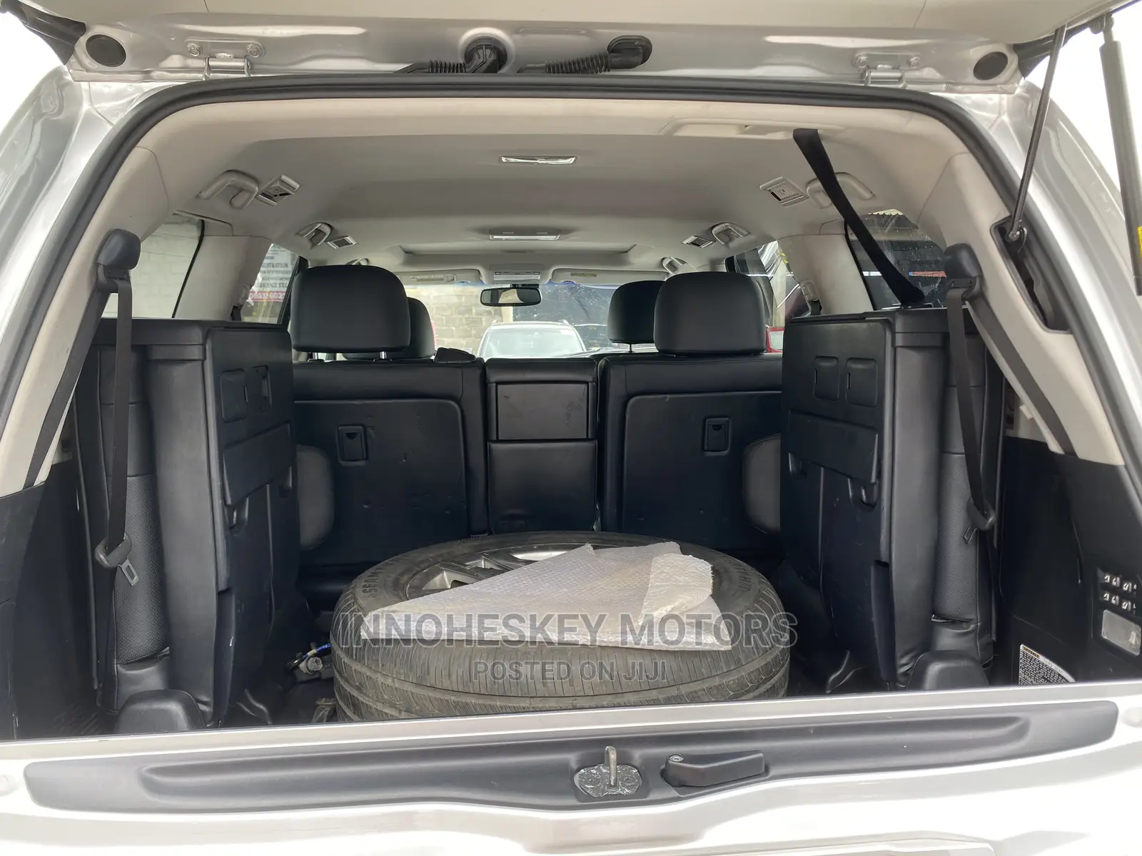 Lexus LX 570 AWD 2013 Silver