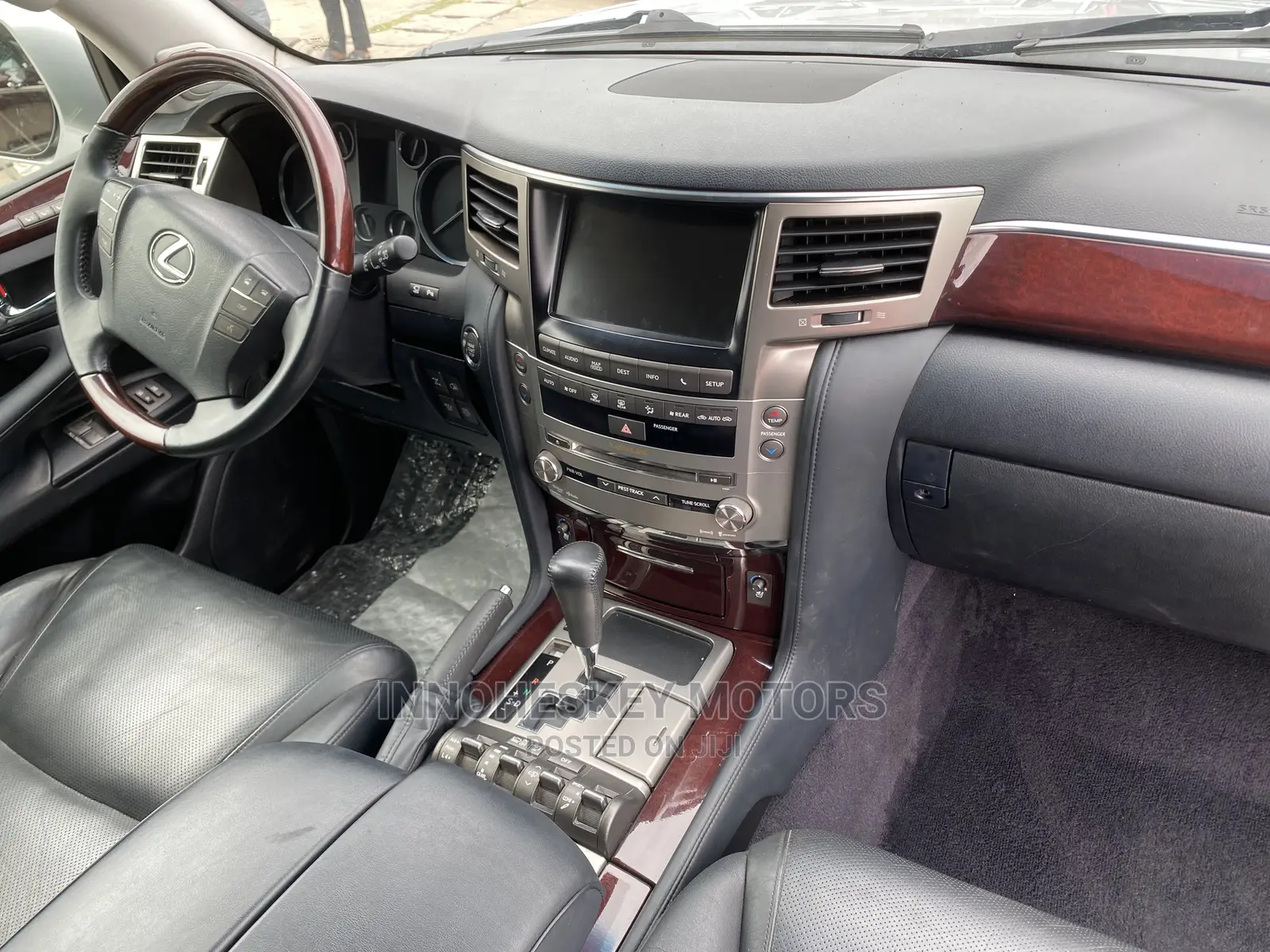 Lexus LX 570 AWD 2013 Silver