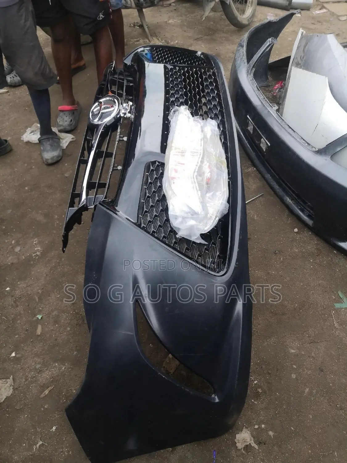 Complete Front Bumper Toyota Camry 2015 Model Se