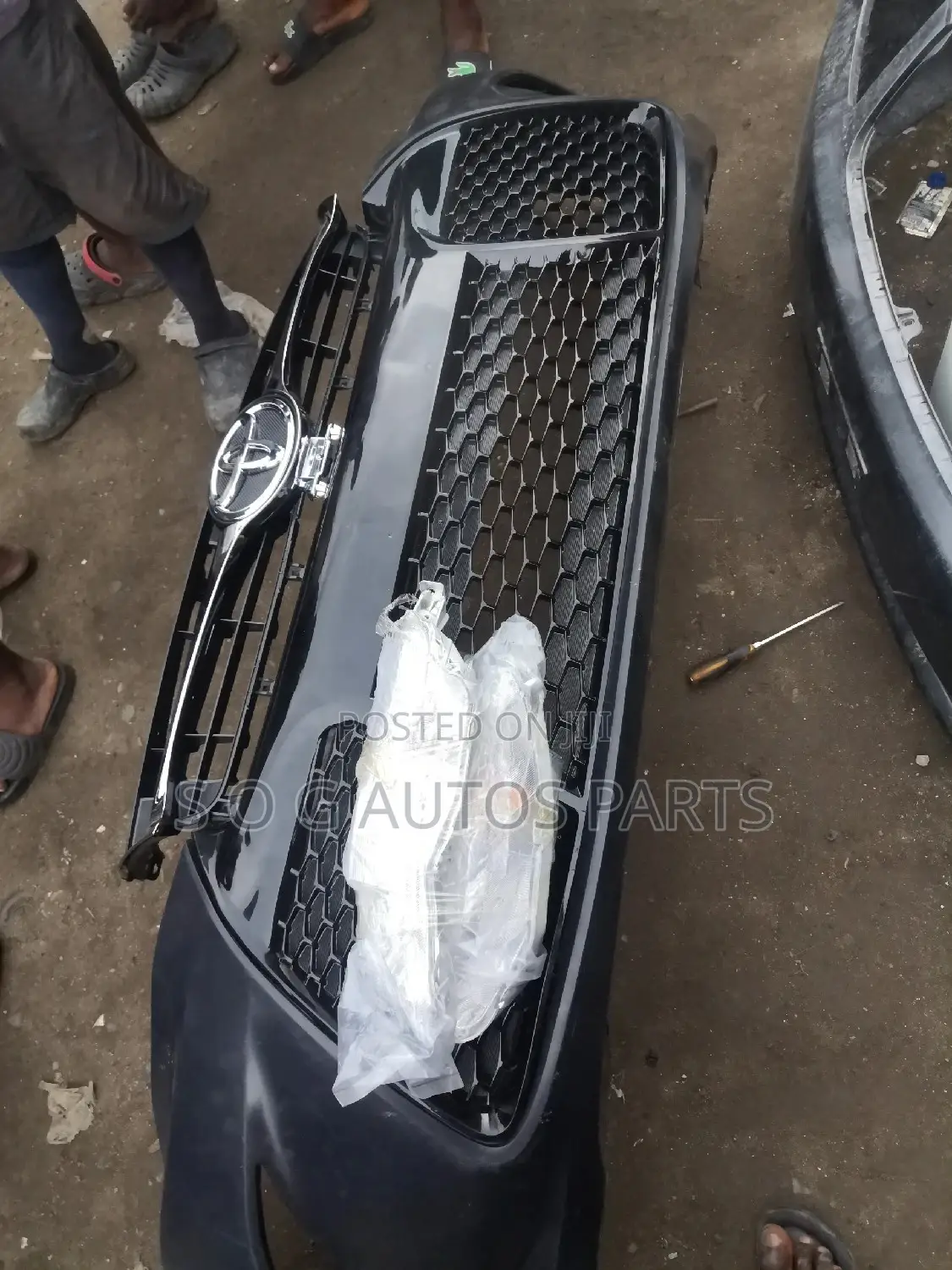 Complete Front Bumper Toyota Camry 2015 Model Se