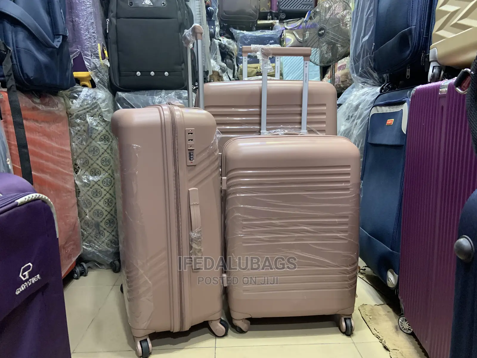Set of Quality Imported Unbreakable Plastic Traveling Box