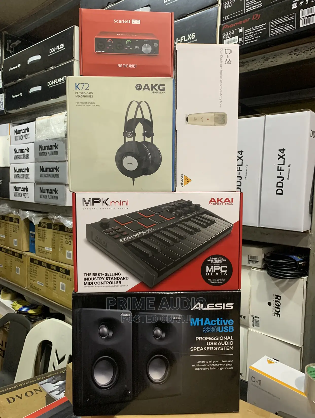 Focusrite 2i2, Alesis,Behringer AKG Complete Studio Bundle