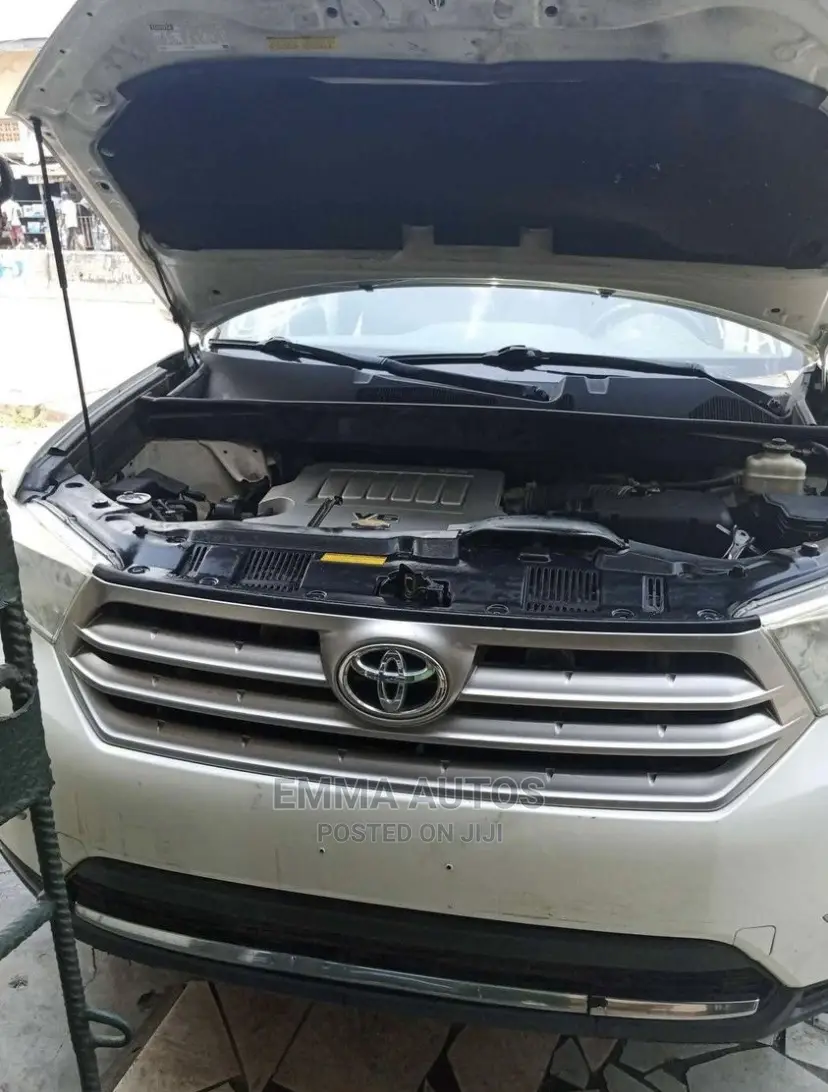 FRONT Bumper Highlander 2012 Available
