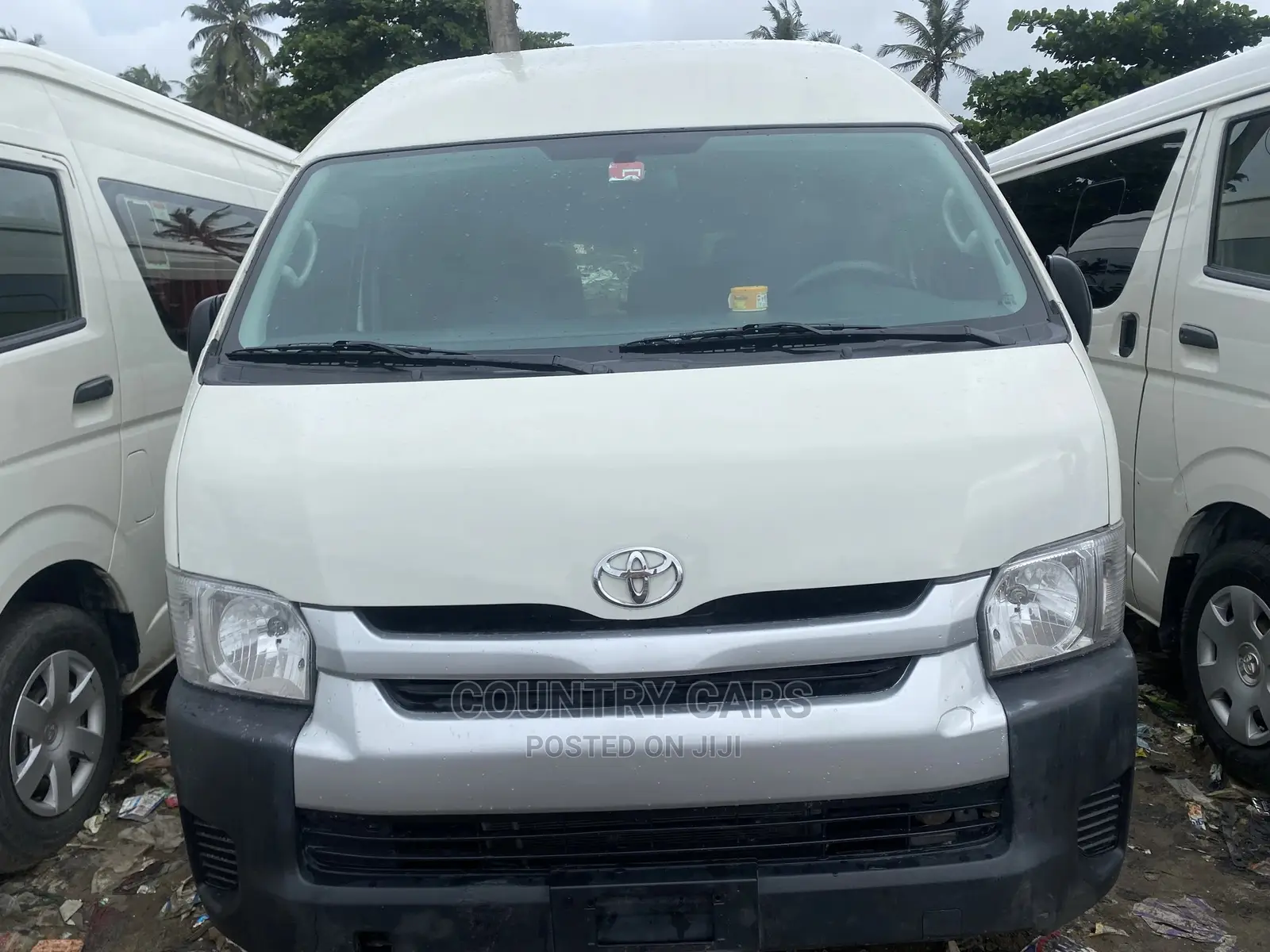 Toyota HiAce 2018 White
