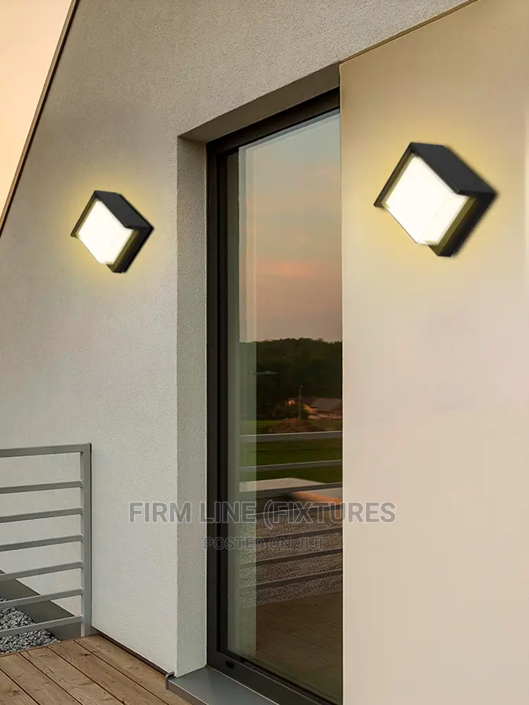Outdoor Square Aluminum 12W LED Wall Light