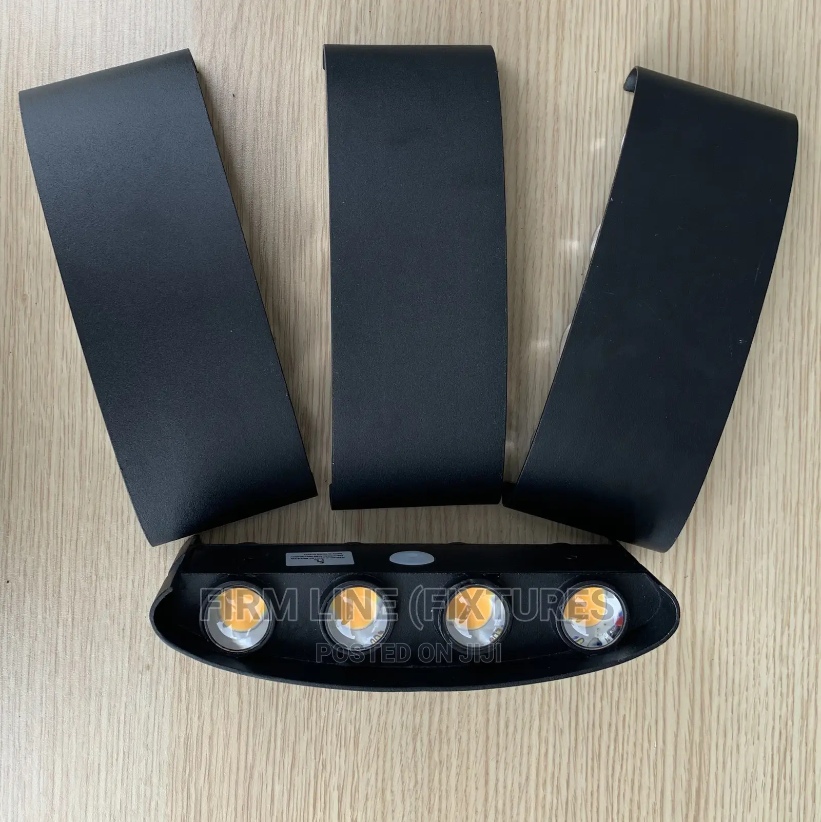 Curved 8W (4LED Up/Down) Outdoor Waterproof Wall Light